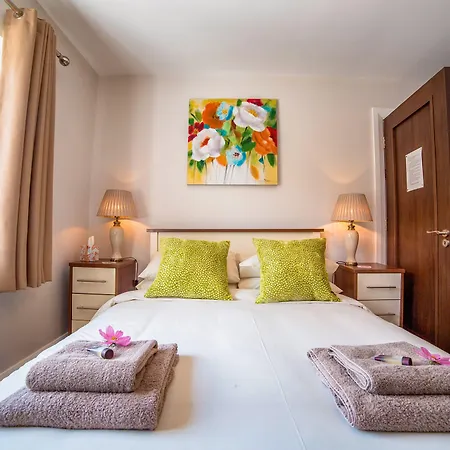Lodge Taim Westport