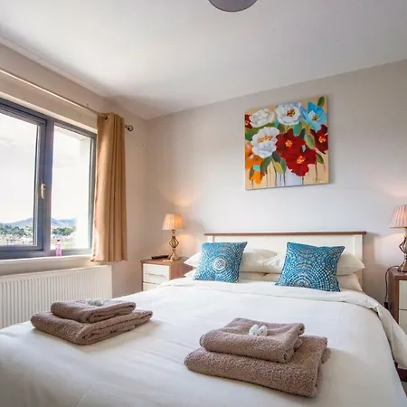 Taim Lodge Westport